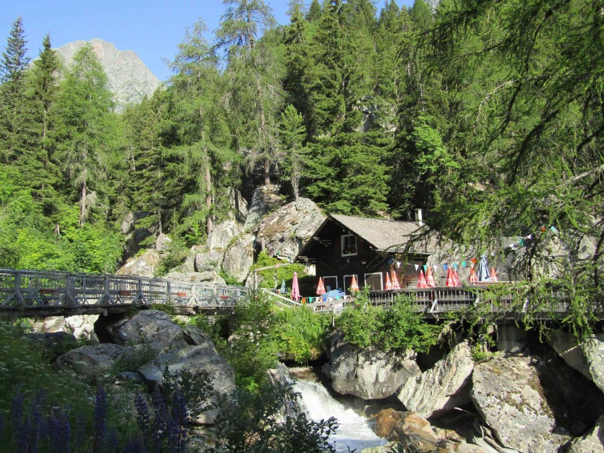 Les Grands Montets Hotel & Spa Chamonix Mont Blanc Exterior foto