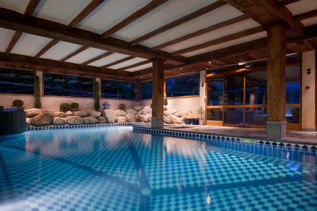 Les Grands Montets Hotel & Spa Chamonix Mont Blanc Exterior foto